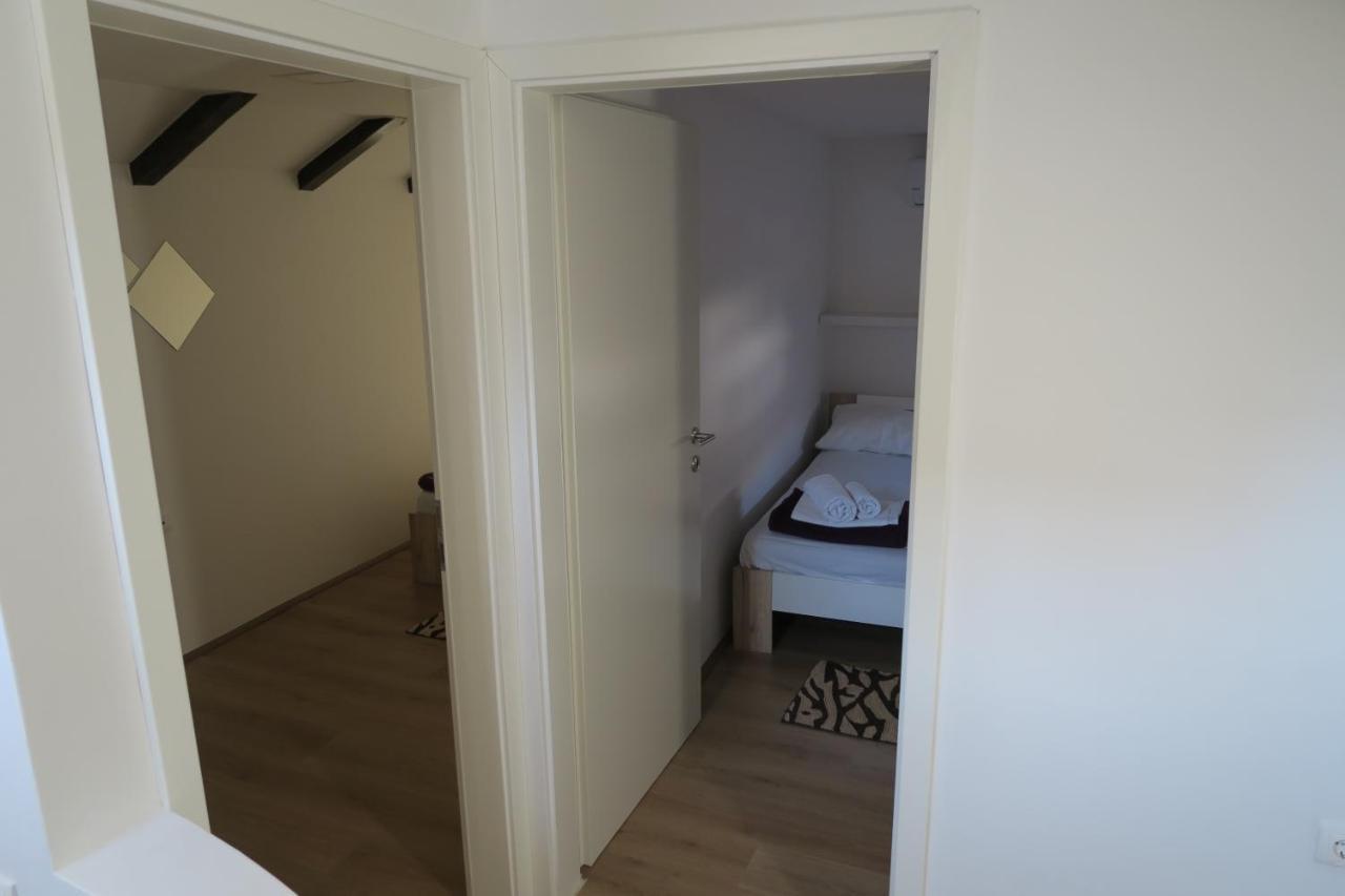 Holiday Home Ljubicic Baška Extérieur photo